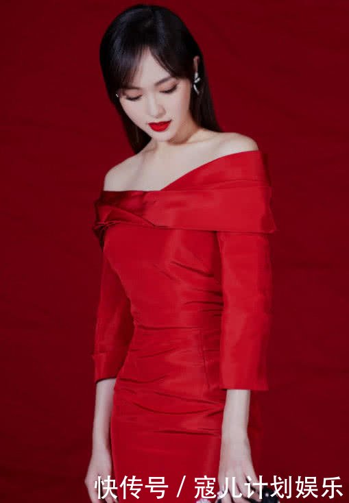 网传唐嫣已怀孕,粉丝拍的机场视频为证!她走路