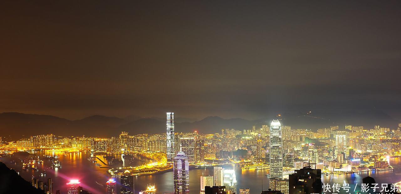 前三季度香港GDP约1.74万亿元,深圳为1.75万
