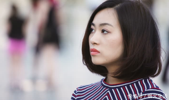 我住院半年回来,老公身上总有异味,偷偷跟他出