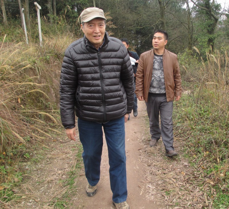 钱壮飞烈士长孙钱泓博士到毕节金沙后山镇祭祖