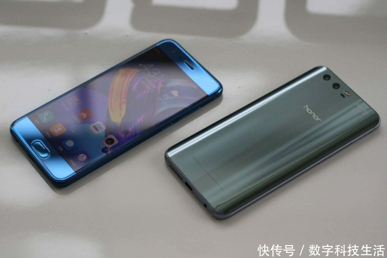 四款颜值赛高的玻璃材质手机