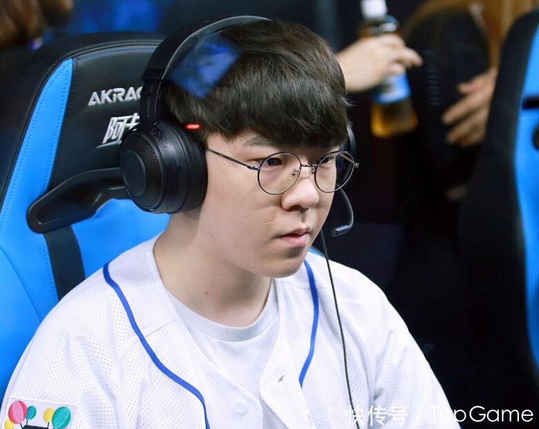 前WE打野小雪碧比OMG夕阳更可恶?女友为其