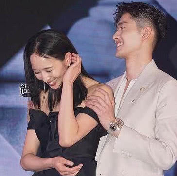 张翰发布会上对张钧宁咸猪手,网友:难道又因戏