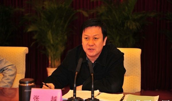 富豪郭文贵被发红色通缉令 曾驱使张越为其清障