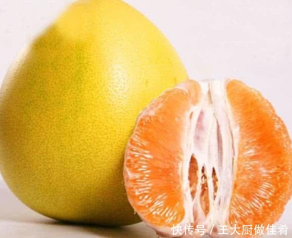 如何挑选柚子肉多水多又甜 t01f9e8985c4849a98f.jpg