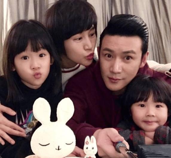 陆毅鲍蕾照片 t01fc36cdcc3a143bd3.jpg