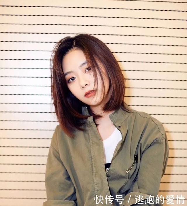 黄磊12岁女儿罕见出镜,却撞衫28岁了谭松韵