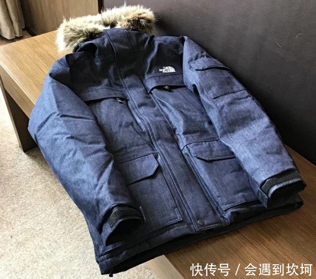 羽绒服什么面料的最好 t01fd0bfae9b30bbf87.jpg