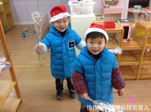 儿子和孙子上了同一所幼儿园,听到老师的话,我想找个缝钻进去