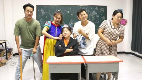 假如粘土玩具越多权利越大，小晴变身“校管”，老师被虐惨了
