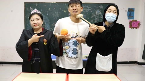 黑衣人抓冬冬套路粘土，没想小晴用加料的粘土收拾他，太解气了
