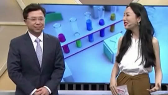 X诊所. 长沙女子行走途中晕倒昏迷 热心市民拨打120送医