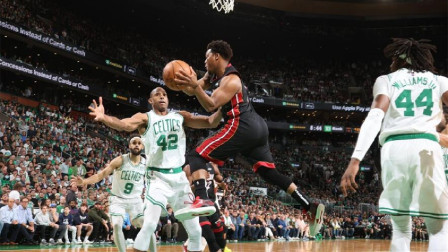 2021-2022赛季NBA集锦 塔图姆31+8 热火首发36中7  绿军灭火扳平比分