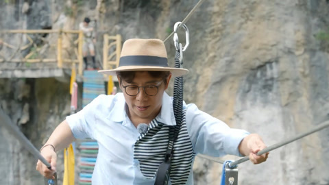 白举纲豪饮“拦门酒” 胡海泉高空自由奔跑