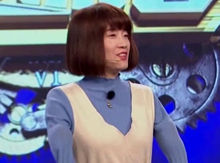 跨时代战书 女孩因火灾失去双臂