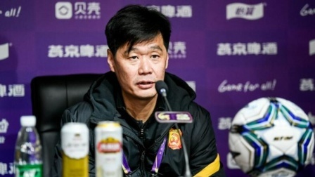 中国男足冲击2022世界杯 国足主帅的轮回！发布会魔咒 要靠李霄鹏来破