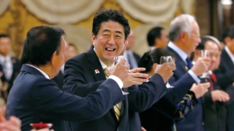 军情全球眼 日本发出“安保三箭”