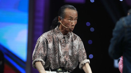 故事中国 周末版 71岁农民大师“鬼手”现场再现“缩骨神功”