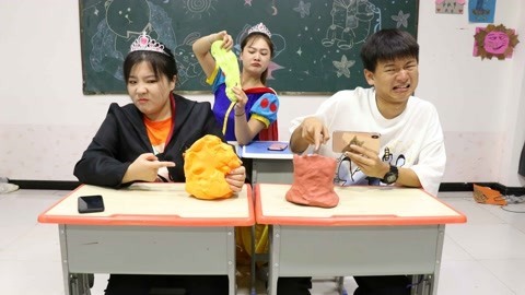 假如粘土是老师，手工作业竟是捏成二维码，同学们能完成吗？