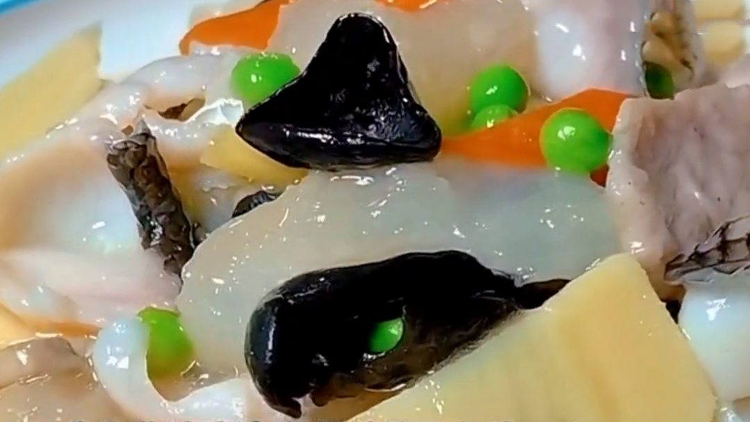 人气美食 经典老菜炒什锦 冬笋蹄筋配鱼片