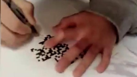 @所有人 小学生计算健康码方格，手工画出的二维码扫码成功