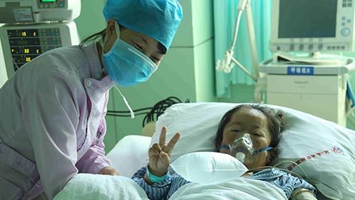 宝贝你好 第31期：袖珍孕妇产下女婴没哭声生死未卜