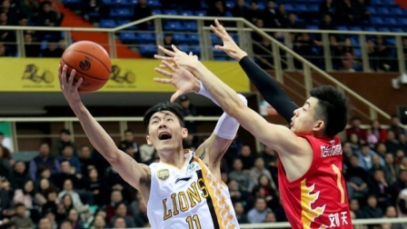 CBA 18/19赛季 广厦VS吉林第三节：外线造杀伤！刘铮内突外投连拿5分
