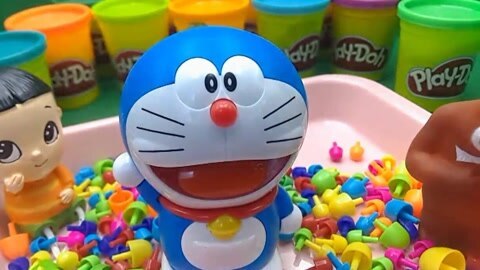 月采亲子游戏益智玩具 用蘑菇钉给小伙伴洗澡