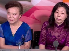 男嘉宾谈恋爱往事引热议 现场模拟与美女相亲