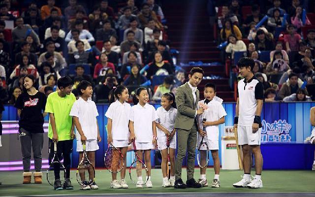 来吧冠军 《来吧冠军》第2期：“搓神”贾乃亮惊艳全场 孙杨跨界挑战组CP