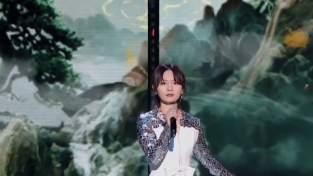 阿云嘎传唱经典致敬英雄
