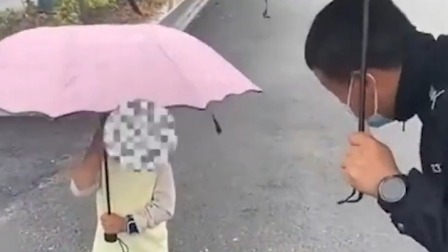 @所有人 小粉丝为追“星”独自离家，民警抱起沿街询问
