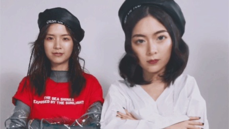 双胞胎美女的神奇时尚变装秀 大头 大头 你有大头