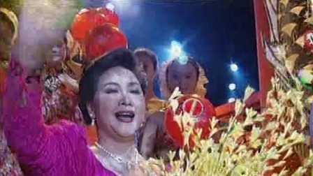 李谷一《难忘今宵》，春晚必备曲目勾起无数回忆