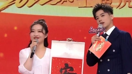 美女消防员带来曼妙歌声，讲述基层消防战士的故事