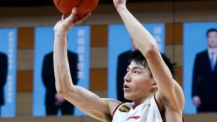 CBA 18/19赛季 吉林VS浙江第四节：保罗疾速上篮继续涨分，吴前两记三分终结悬念