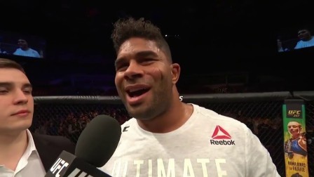 UFC终极格斗冠军赛 “锤哥”首回合TKO降服达人，赛后淡定叫阵沃尔科夫