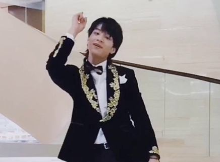 名侦学长石凯超可爱翻跳姐姐舞