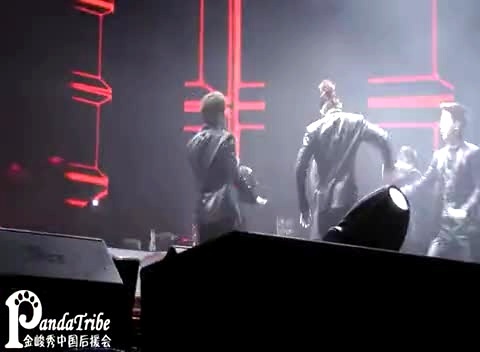 2PM HeartBeat 南京演唱会 主峻秀 饭拍版-2PM