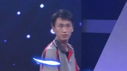 快递小哥业余时间自学舞蹈， 爬杆达人现场秀绝技