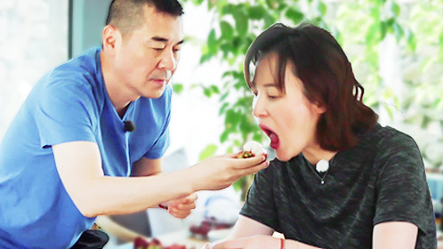 第7期：大S一句话三男人争相剥虾