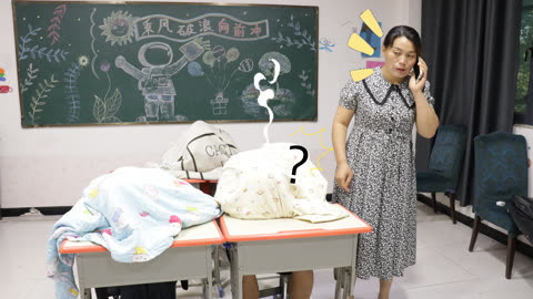 美女家务事 手工课有人偷带手机，老师一个小计谋成功找出，冬冬又被套路了