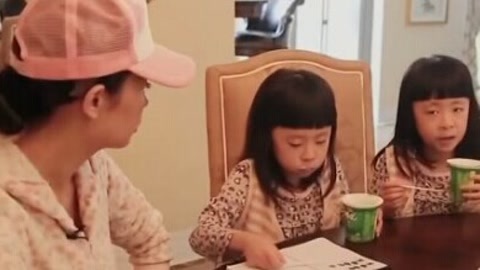 播报多看点 学童看一年级 汤镇业教女儿好习惯