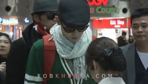 2PM Gimpo Airport (To Japan) 主Nichkhun 饭拍版-2PM