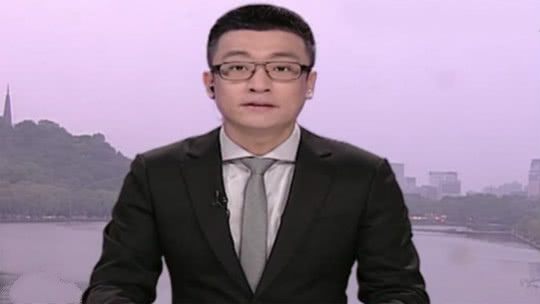 1818黄金眼 包进去的管道裂了 楼下感觉像是“打工”