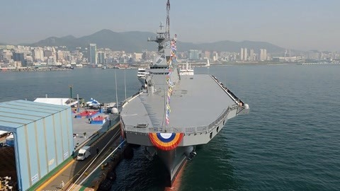迷彩虎讲堂 韩军也来凑热闹？突然宣布明年大调整！造3万吨“航母”走向深蓝