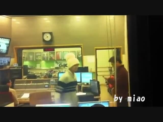 IU kiss&cry 晟敏Dancing BEG Kiss The Radio 12/01/04-Super Junior (SJ)
