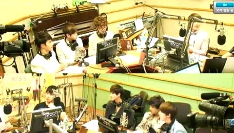 IU kiss&cry MAMA - Kiss The Radio Cut 12/05/07-EXO-K