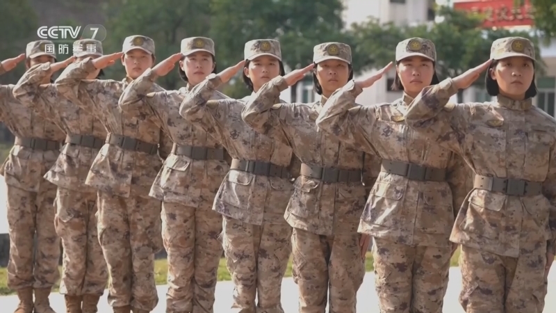 《国防微视频-军歌嘹亮》 20260215 《女兵电话》