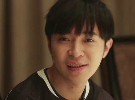 吴青峰喜提“终身”会员卡